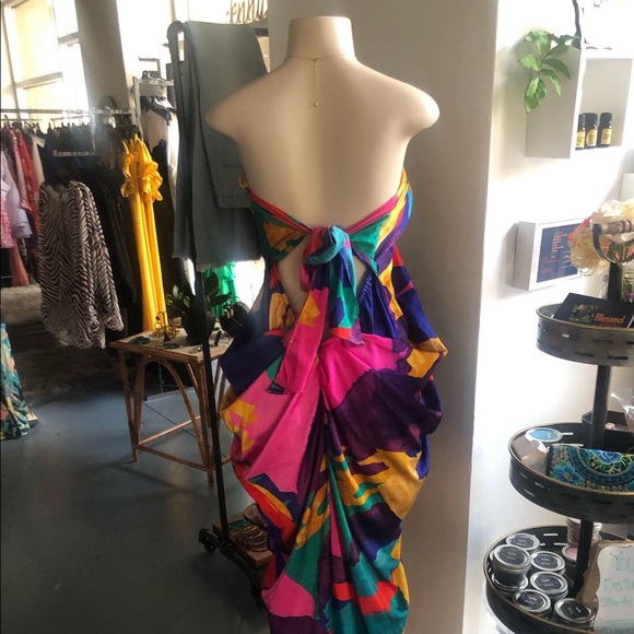 A multicolored dress - Picture 4 of 4